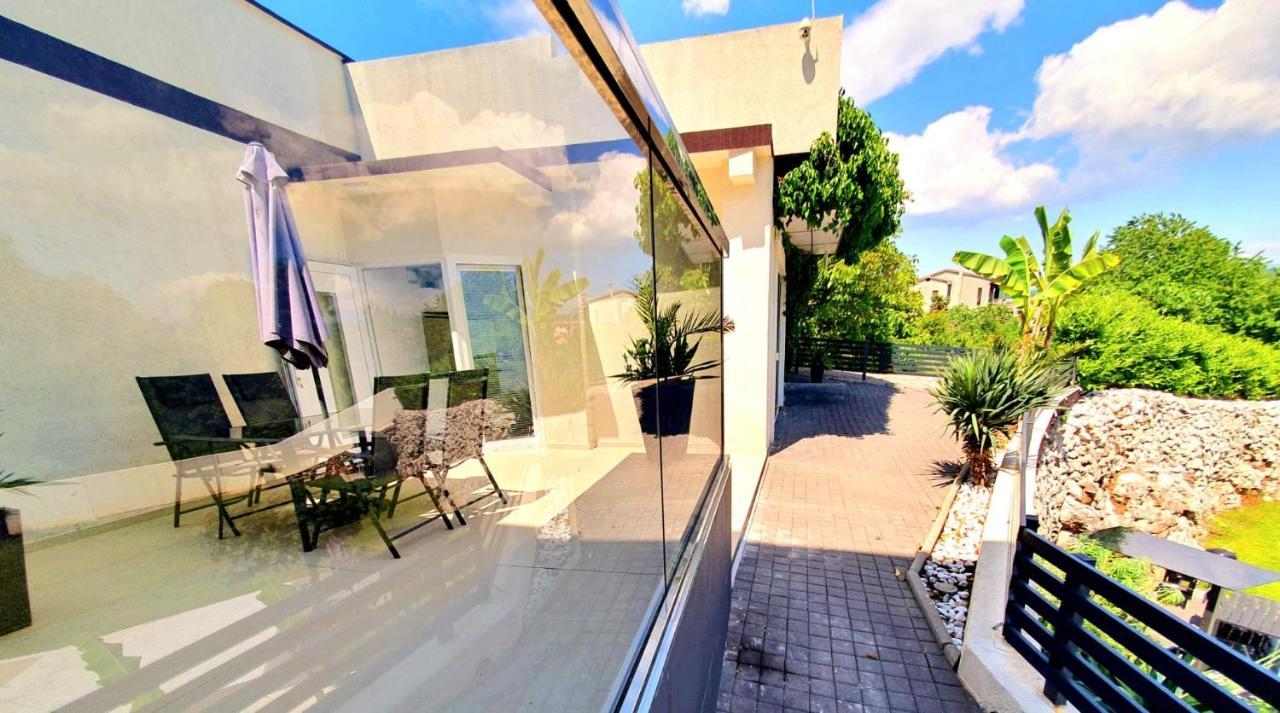 Penthouse Jacuzzi & Pool Apartmants 奥帕提亚 外观 照片