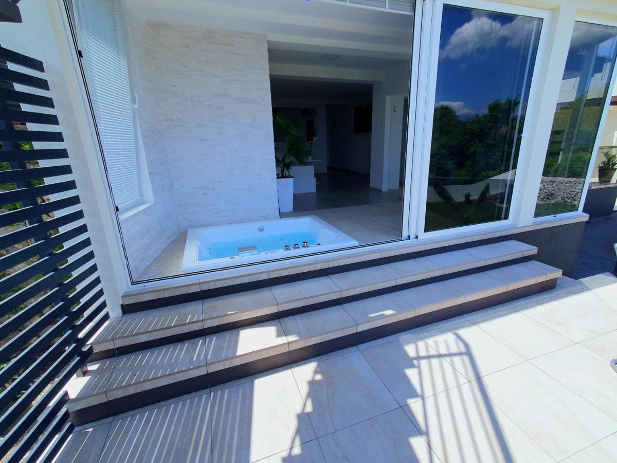 Penthouse Jacuzzi & Pool Apartmants 奥帕提亚 外观 照片