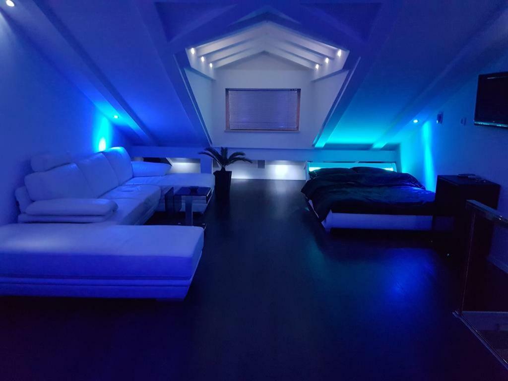 Penthouse Jacuzzi & Pool Apartmants 奥帕提亚 外观 照片
